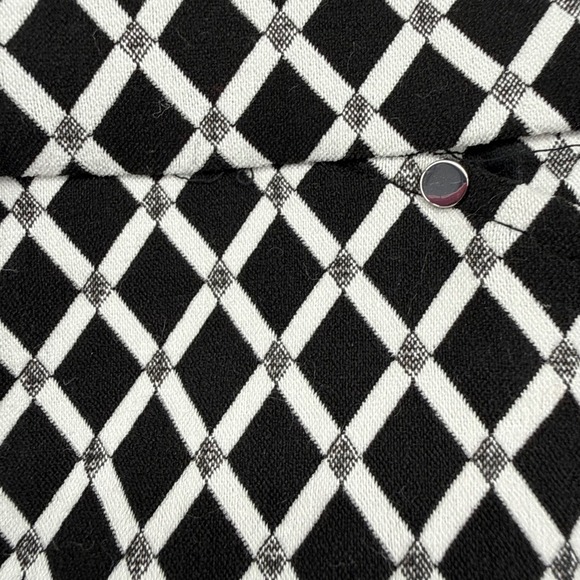 NWT INC International Concepts Women's Black White Diamond Print Shorts Size 12 - Picture 3 of 13